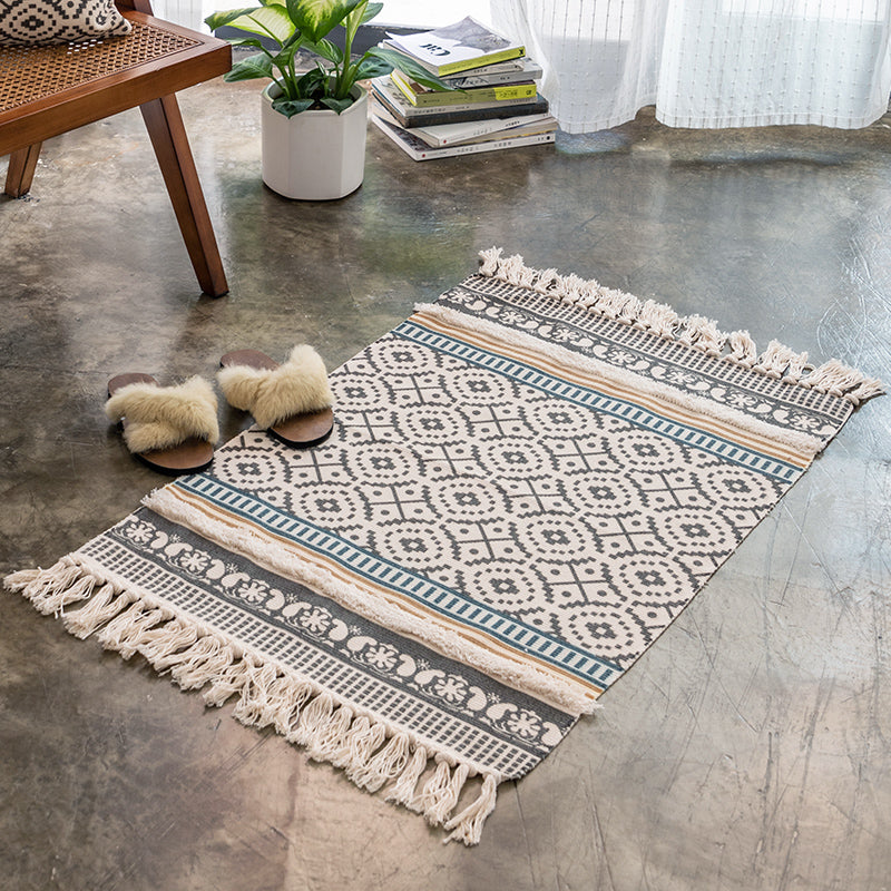Cotton and linen tufted handmade tassel rug